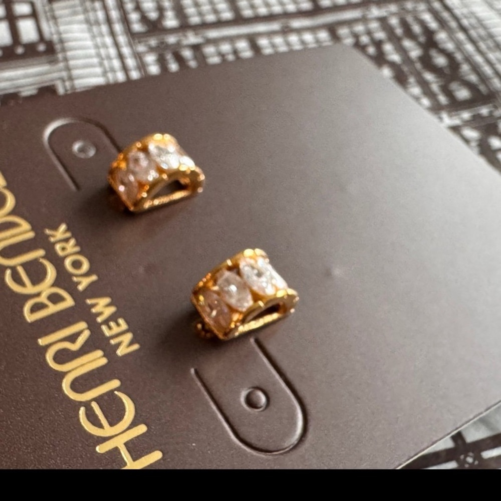 Henri Bendel Pave Stud Earrings New - Picture 2 of 5